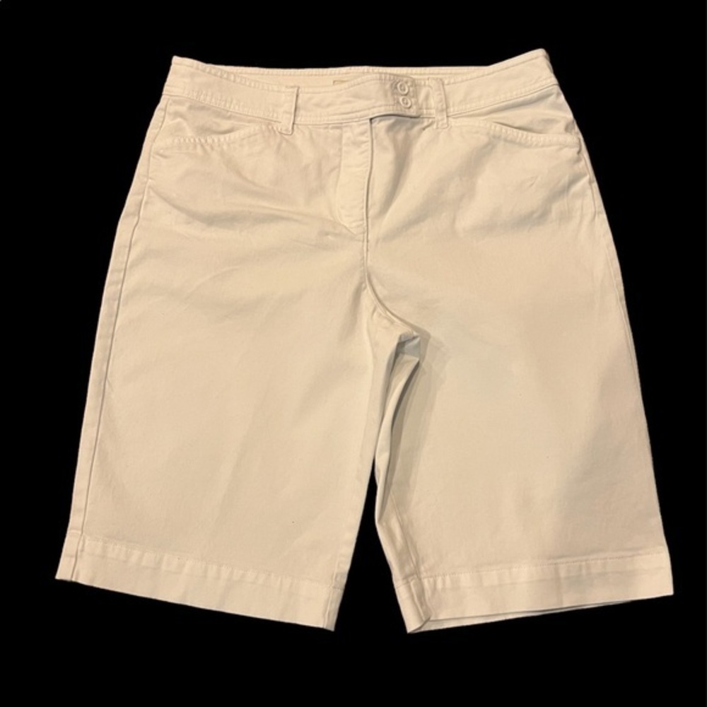Jones New York sport stretch white Bermuda,  size 10 shorts. Inseam 11”.